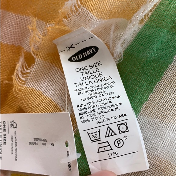 Lightweight old navy scarf - Picture 2 of 5